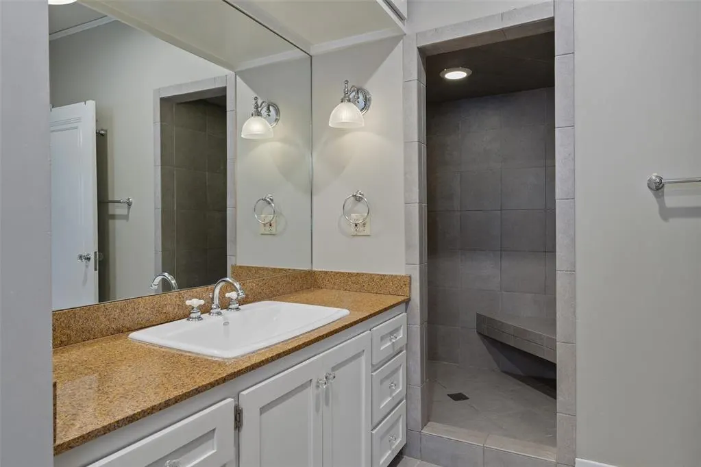 Photo 25 — 216 NW 32nd Street, Oklahoma City, OK 73118
