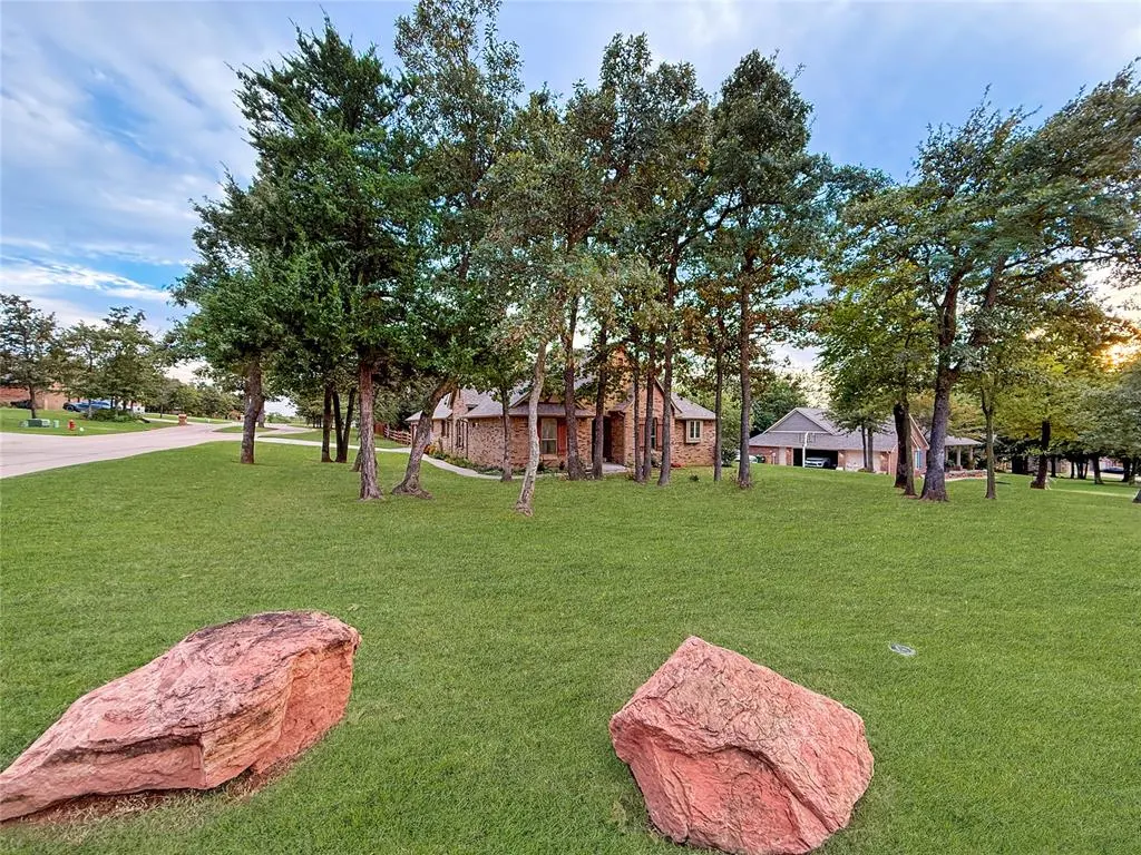 Photo 2 — 3527 Bobcat Trail, Guthrie, OK 73044