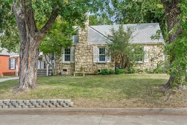 Photo 2 — 1435 S Marion Avenue, Tulsa, OK 74112