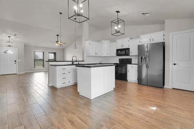 Photo 8 — 106 Mulberry Lane, Elk City, OK 73644