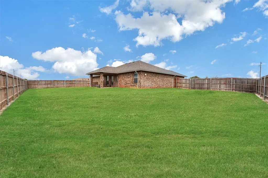Photo 31 — 106 Mulberry Lane, Elk City, OK 73644
