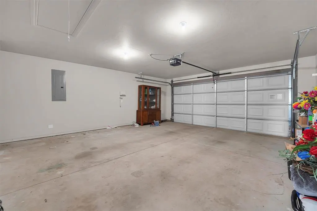 Photo 33 — 106 Mulberry Lane, Elk City, OK 73644