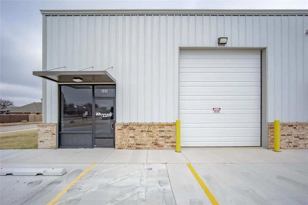 Photo 3 — 236 Chisholm Trail Way 302, Mustang, OK 73064