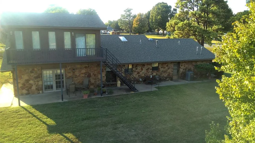 Photo 3 — 1805 Todd Estate Drive, Chickasha, OK 73018