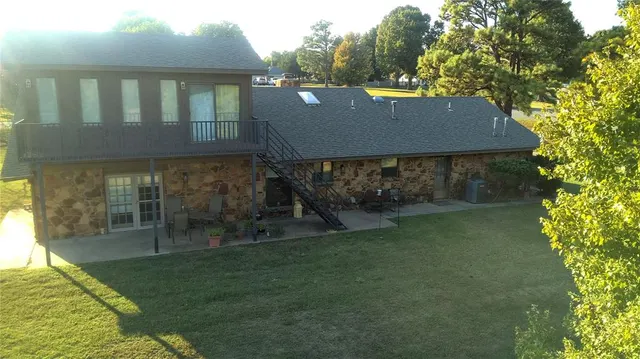 Photo 3 — 1805 Todd Estate Drive, Chickasha, OK 73018
