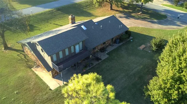Photo 4 — 1805 Todd Estate Drive, Chickasha, OK 73018
