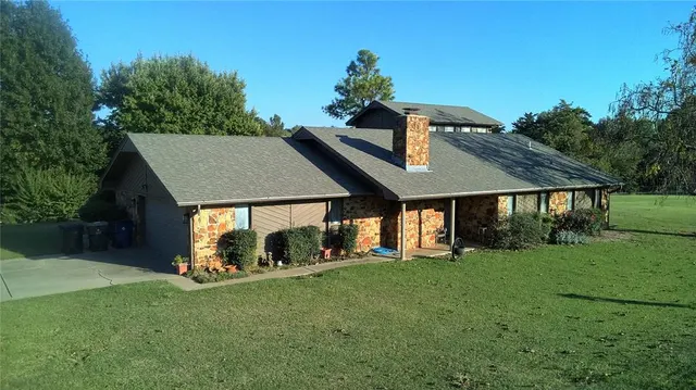 Front exterior — 1805 Todd Estate Drive, Chickasha, OK 73018