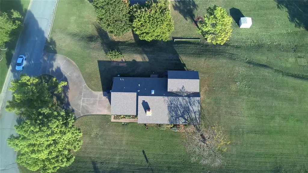 Photo 6 — 1805 Todd Estate Drive, Chickasha, OK 73018