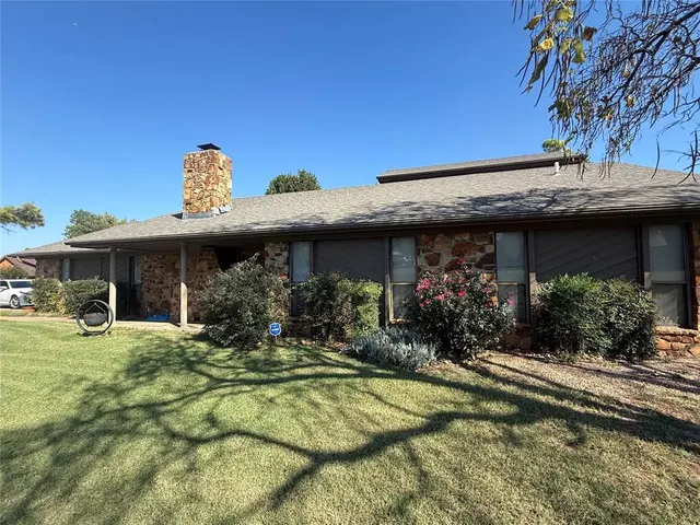 Photo 8 — 1805 Todd Estate Drive, Chickasha, OK 73018