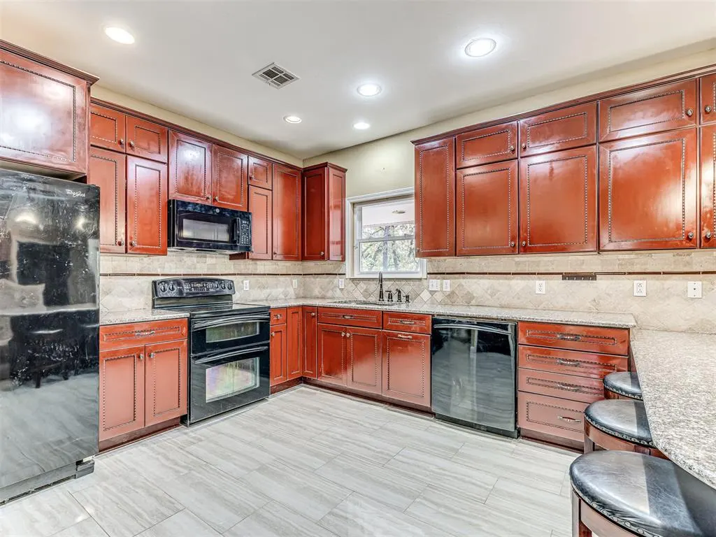 Photo 12 — 7400 W Fordson Drive, Oklahoma City, OK 73127