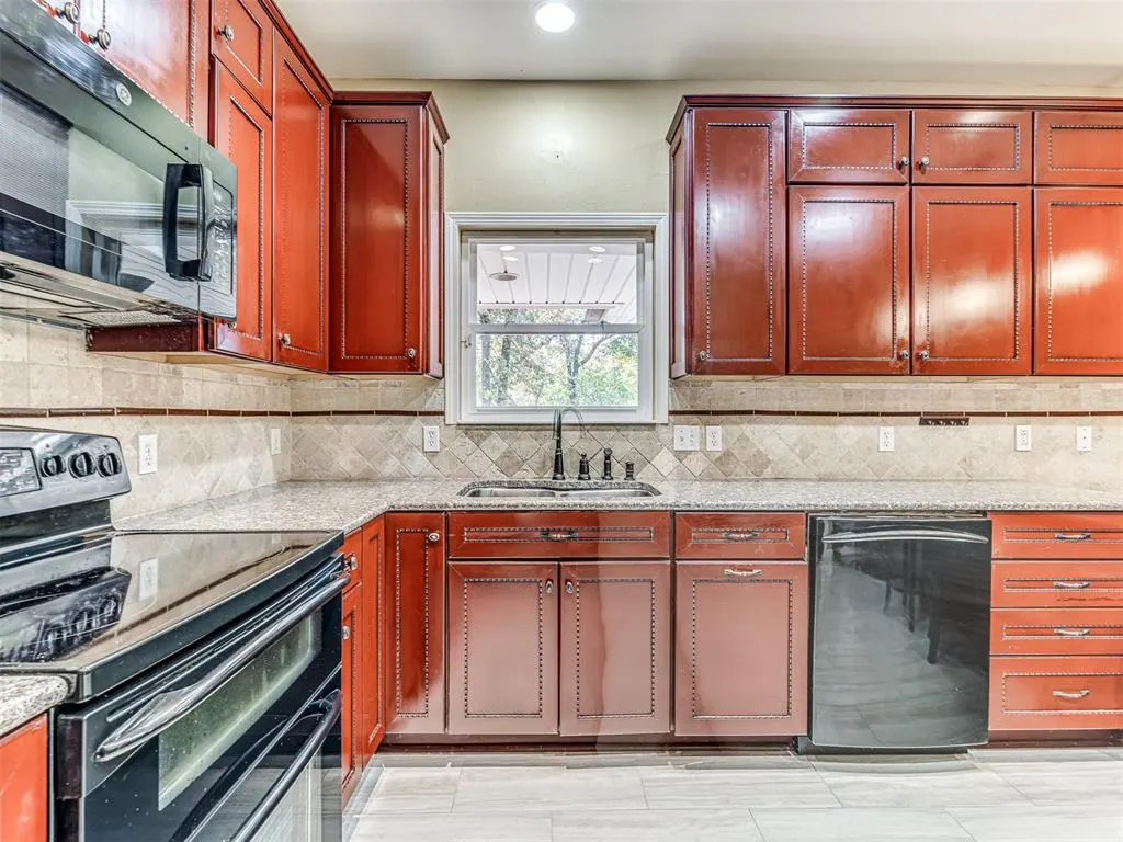Photo 13 — 7400 W Fordson Drive, Oklahoma City, OK 73127