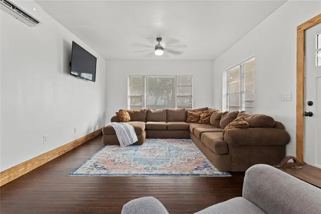 Photo 6 — 588 N Arapaho Avenue, Hydro, OK 73048
