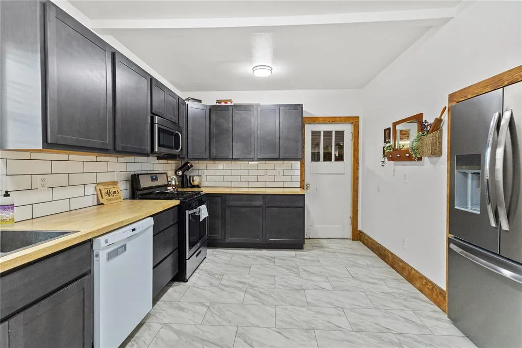 Photo 10 — 588 N Arapaho Avenue, Hydro, OK 73048