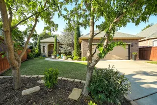 Sold home at 5632 NW 126th Street