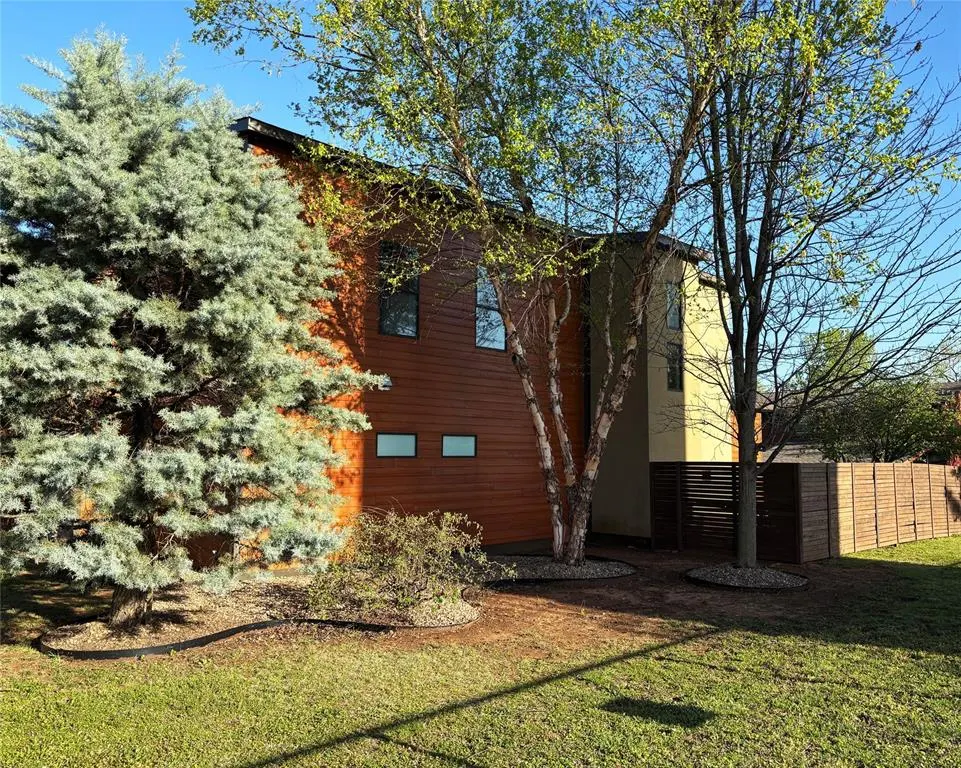 Photo 3 — 1812 Creighton Court, Norman, OK 73071