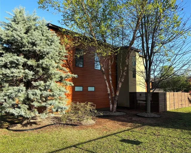 Photo 3 — 1812 Creighton Court, Norman, OK 73071