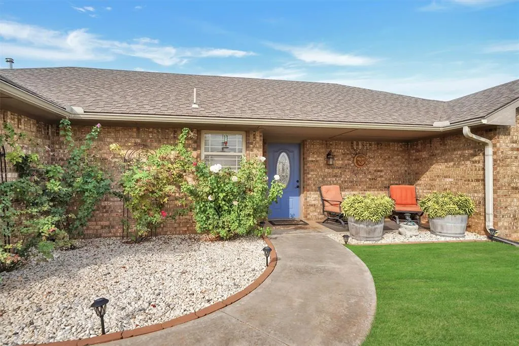 Photo 4 — 121 Ranch Road, Elk City, OK 73644