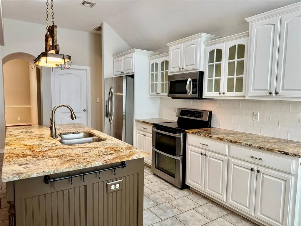Photo 13 — 208 E 113th Street, Jenks, OK 74037