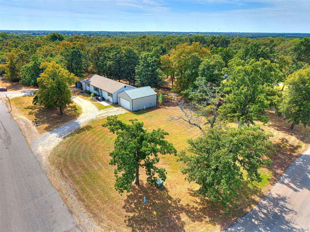Photo 3 — 2 Timber Oaks Road, McLoud, OK 74851