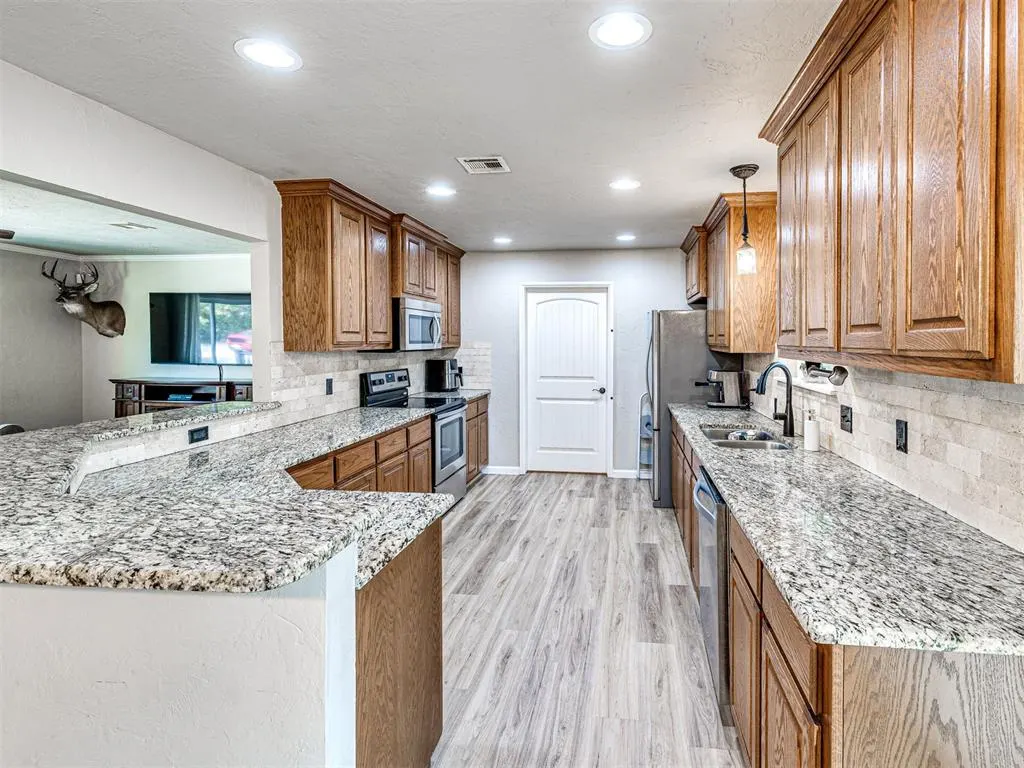 Photo 16 — 2 Timber Oaks Road, McLoud, OK 74851