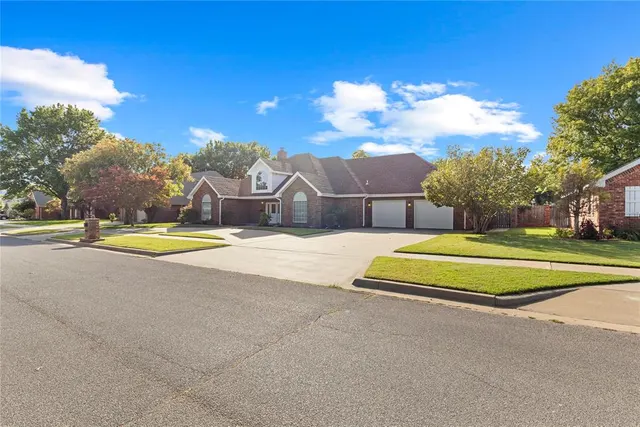 Photo 3 — 1319 Hickory Street, Weatherford, OK 73096