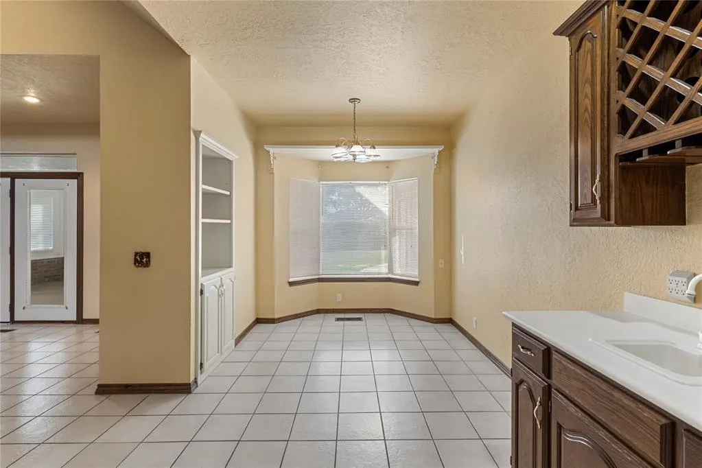 Photo 9 — 1319 Hickory Street, Weatherford, OK 73096