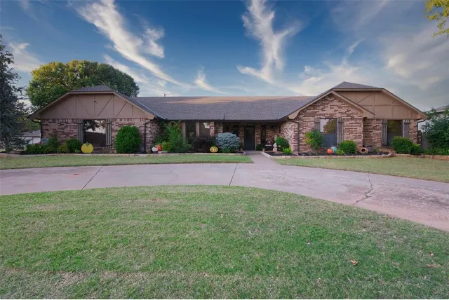 Front exterior — 1409 Dalton Avenue, Elk City, OK 73644
