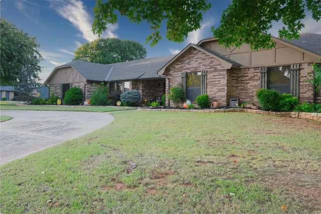 Photo 2 — 1409 Dalton Avenue, Elk City, OK 73644