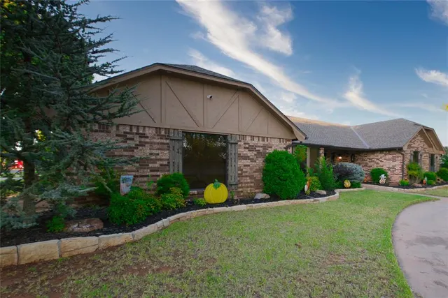 Photo 3 — 1409 Dalton Avenue, Elk City, OK 73644