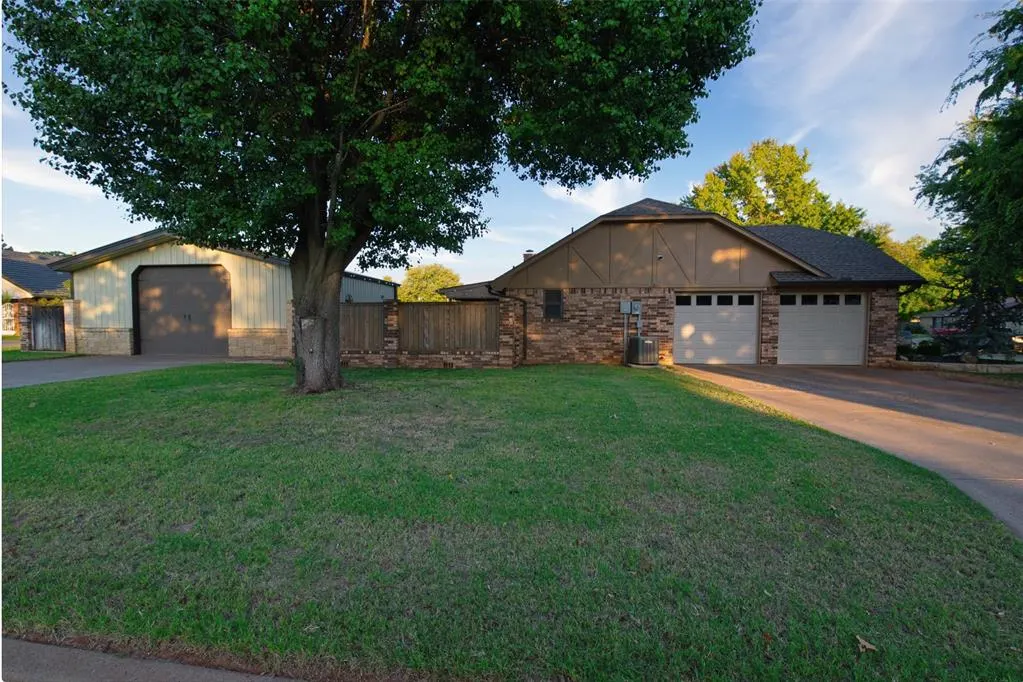 Photo 4 — 1409 Dalton Avenue, Elk City, OK 73644