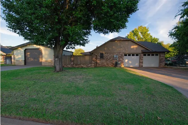 Photo 4 — 1409 Dalton Avenue, Elk City, OK 73644