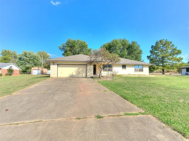 Photo 3 — 19901 Prairie View Road, Tecumseh, OK 74873