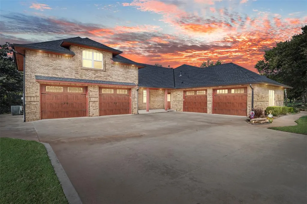 Photo 2 — 4600 Clipper Crossing, Edmond, OK 73013