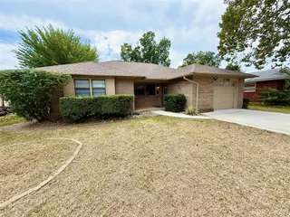 Sold home at 1706 Canterbury Drive