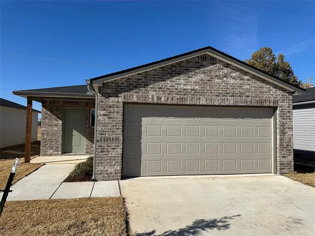 Front exterior — 1073 Blue Ridge Drive, Purcell, OK 73080