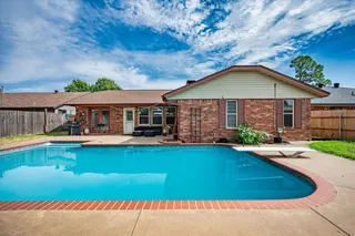 Sold home at 825 N Briarcliff Drive