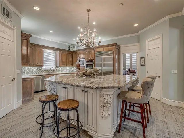 Photo 5 — 11309 Greenbriar Chase, Oklahoma City, OK 73170