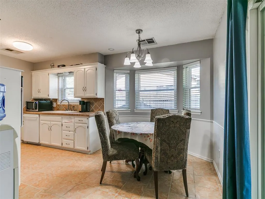 Photo 8 — 804 N Anita Drive, Oklahoma City, OK 73127