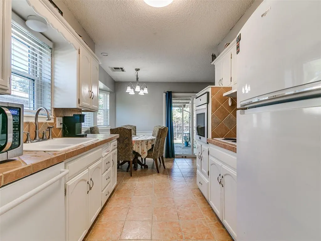 Photo 11 — 804 N Anita Drive, Oklahoma City, OK 73127