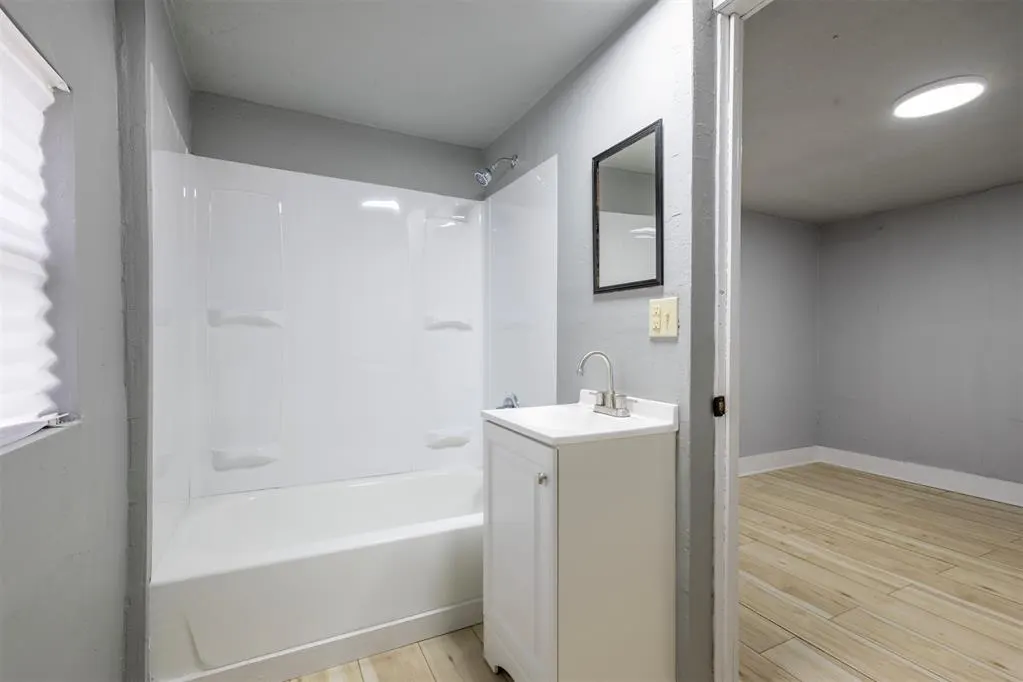 Photo 16 — 305 W Cedar Avenue, Sayre, OK 73662