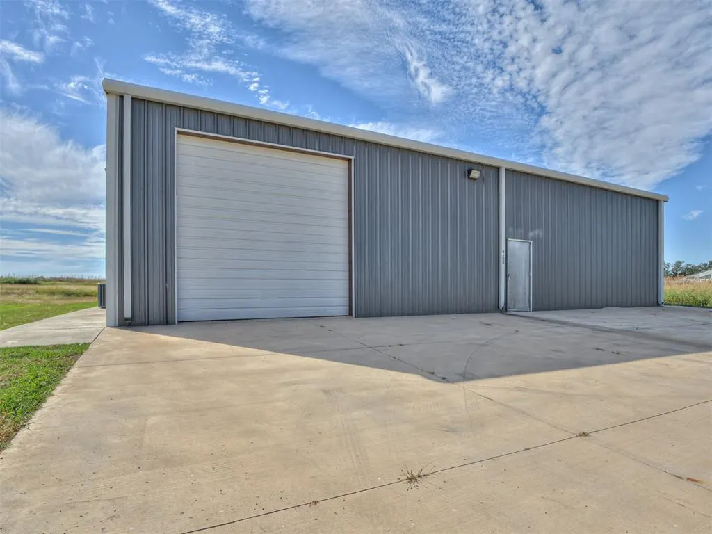 Photo 4 — 260 N Silver Road, Edmond, OK 73025
