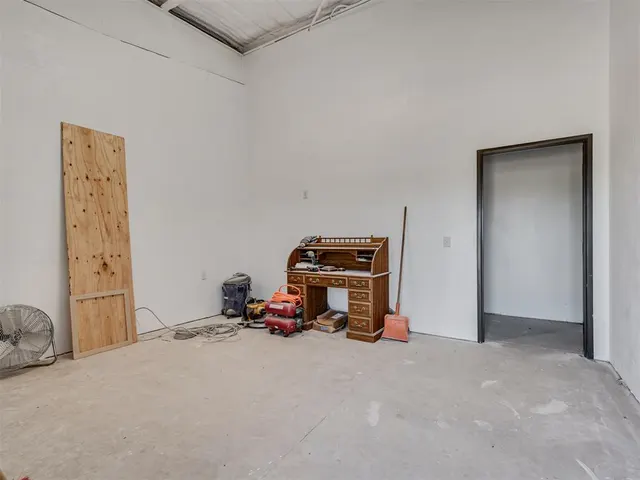 Photo 5 — 260 N Silver Road, Edmond, OK 73025
