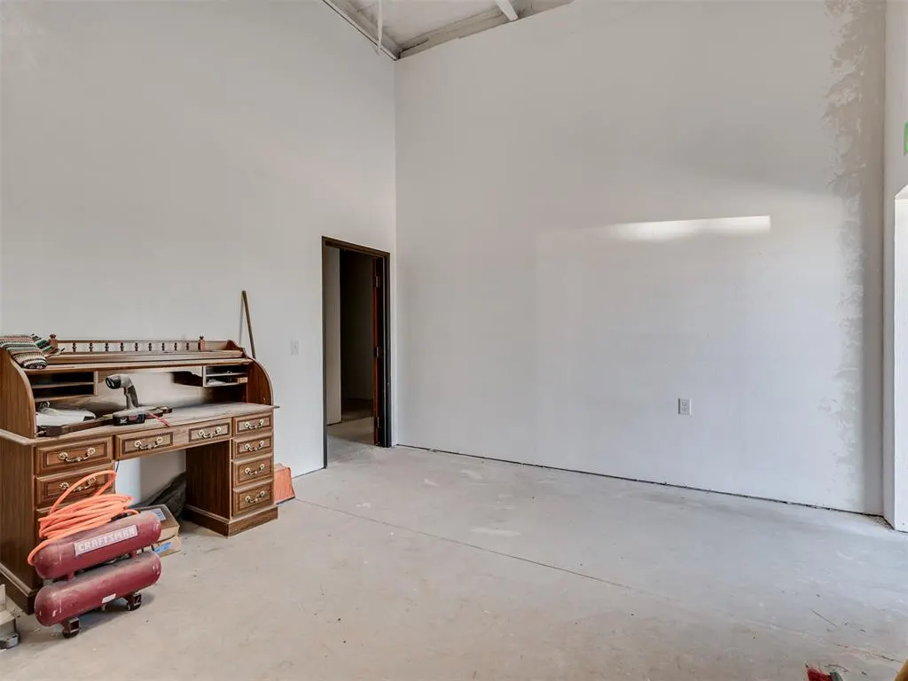 Photo 7 — 260 N Silver Road, Edmond, OK 73025
