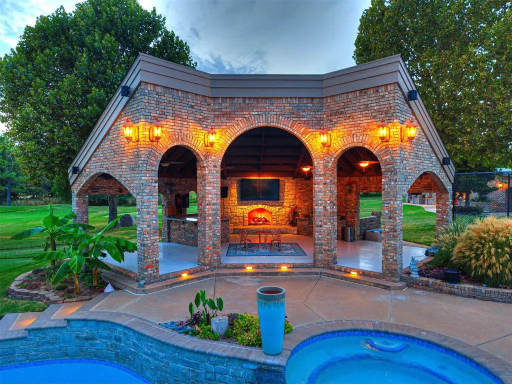 Photo 4 — 2605 Oakcrest Drive, Edmond, OK 73012