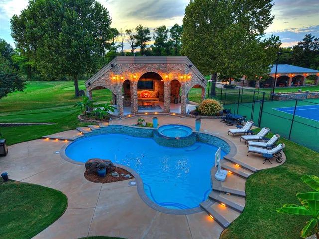 Photo 8 — 2605 Oakcrest Drive, Edmond, OK 73012