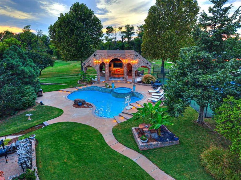 Photo 15 — 2605 Oakcrest Drive, Edmond, OK 73012