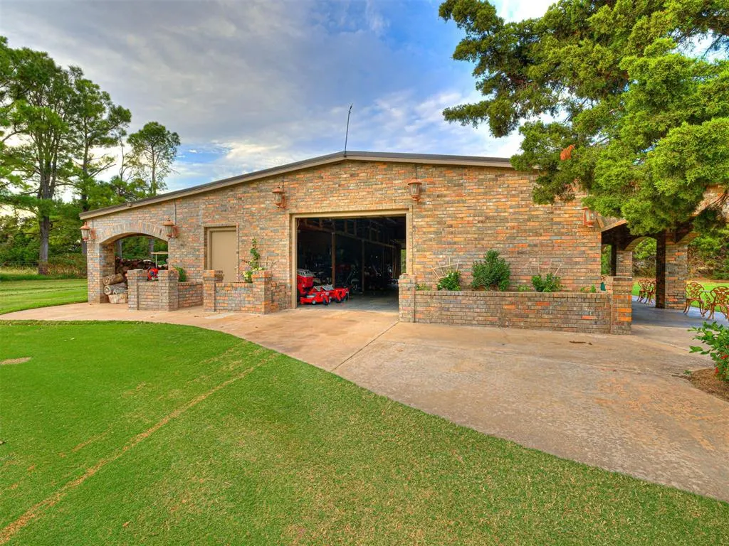 Photo 33 — 2605 Oakcrest Drive, Edmond, OK 73012