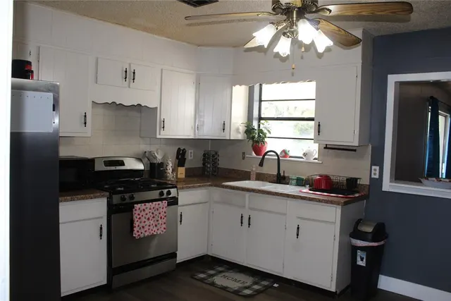Photo 3 — 606 N Cedar Avenue, Stroud, OK 74079