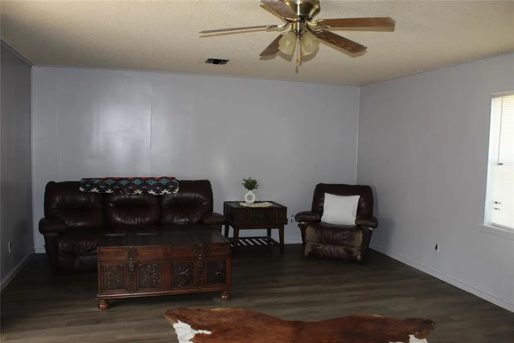 Photo 9 — 606 N Cedar Avenue, Stroud, OK 74079