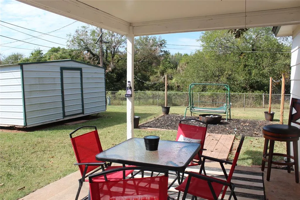 Photo 10 — 606 N Cedar Avenue, Stroud, OK 74079